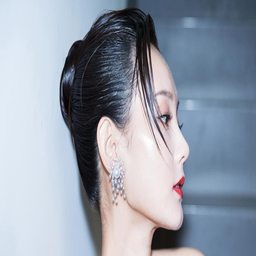 亚洲精华国产精华液的福利：护肤新趋势与应用探讨
