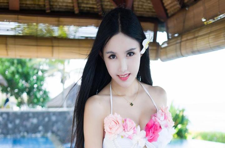 五十六十老熟女HD60的时尚服饰